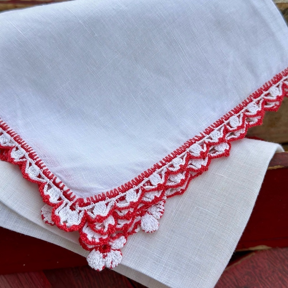 2 Vintage Handkerchiefs with Colorful Handmade Crochet Edging - Picture 4 of 6
